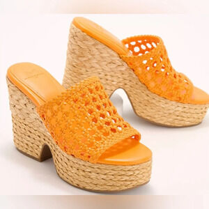 Marc Fisher LTD
Hollis Casual Retro Wedge Sandals
Sz 8/Orange